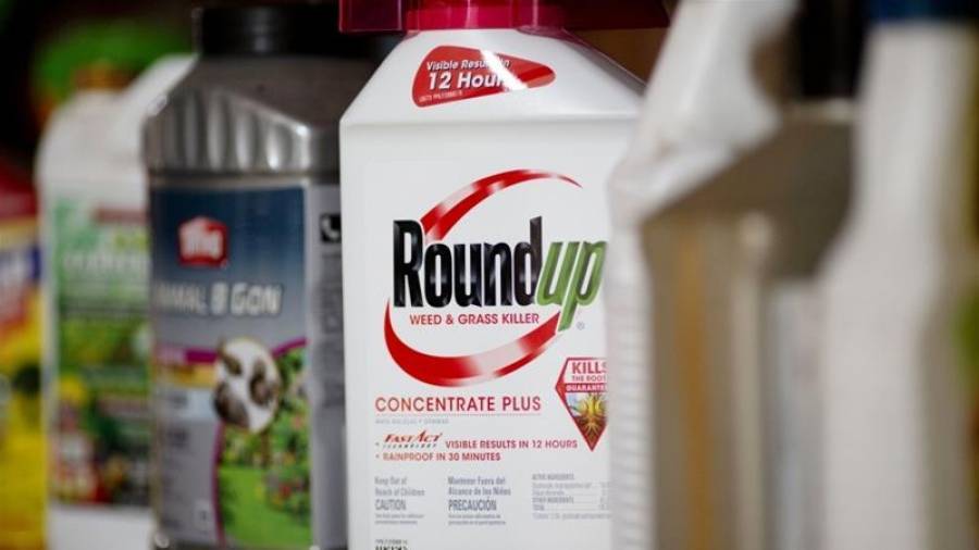 Bayer: Κατέληξε σε διακανονισμό $10,9 δισ. για το Roundup