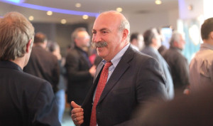 Σε κατ' οίκον περιορισμό με βραχιολάκι ο Μαυρίκης