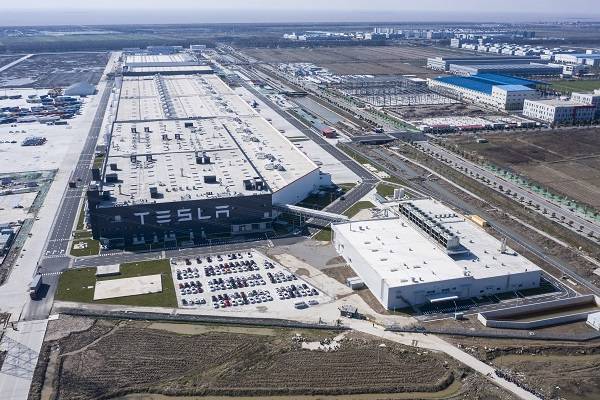 Tesla: Αύξηση κερδών μικρότερη των προσδοκιών στο δ' τρίμηνο