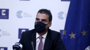 Θεμιστοκλέους- AstraZeneca: Aπειροελάχιστες οι παρενέργειες από την 2η δόση