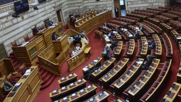 Υπερψηφίστηκε η τροπολογία για τα μέτρα στήριξης των ευάλωτων