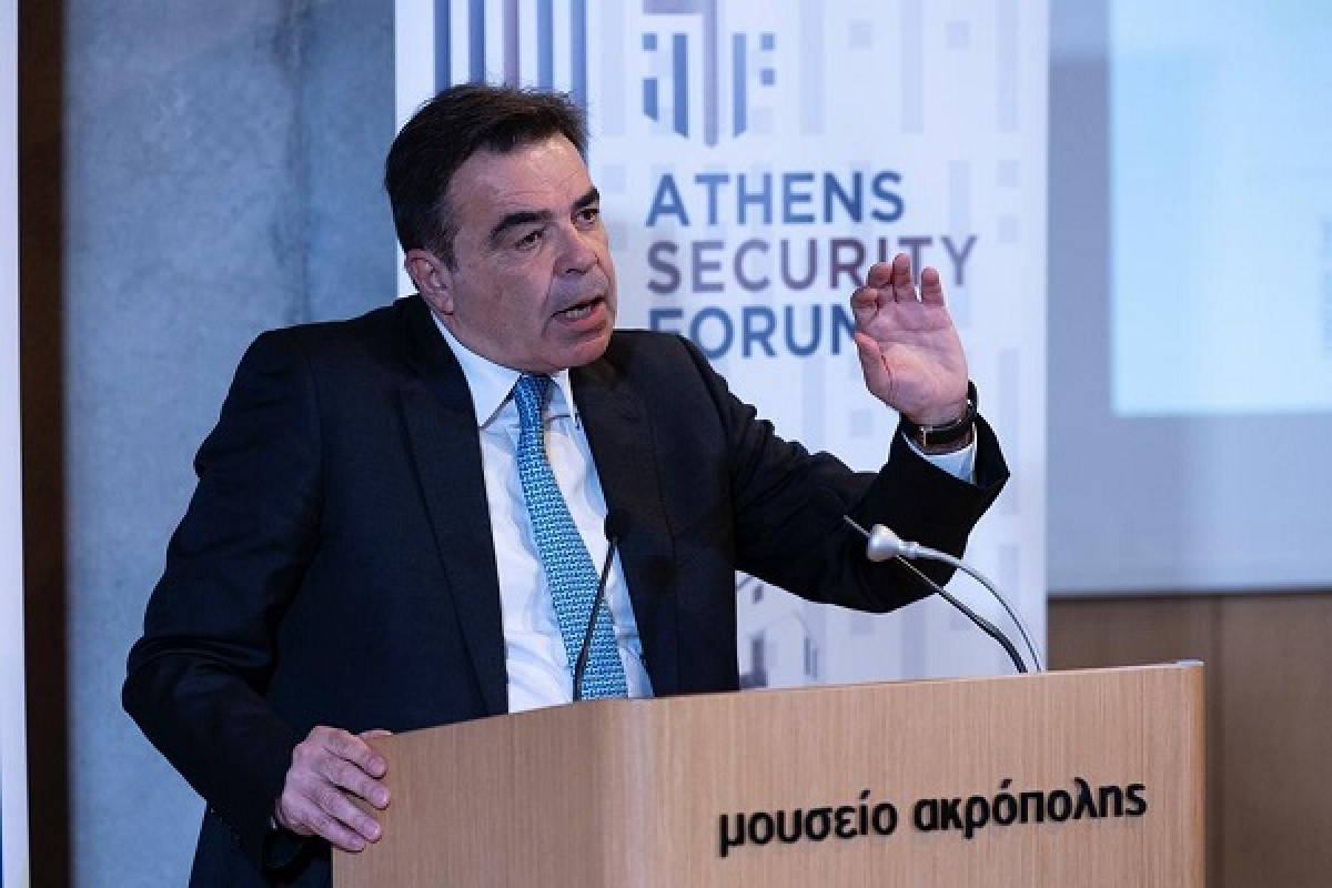 Ο αντιπρόεδρος της Κομισιόν εξηγεί γιατί προτάθηκε το... άπιαστο πλαφόν