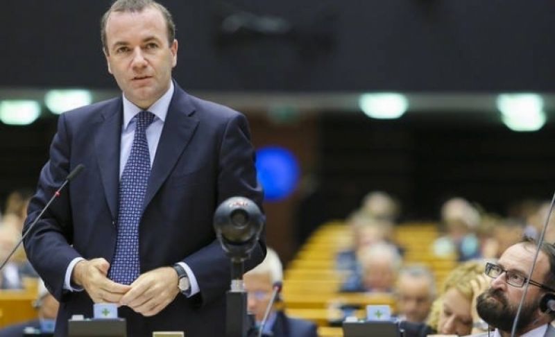 Βέμπερ: Χώρες της ΕΕ δεν καταβάλλουν τα ποσά για το προσφυγικό
