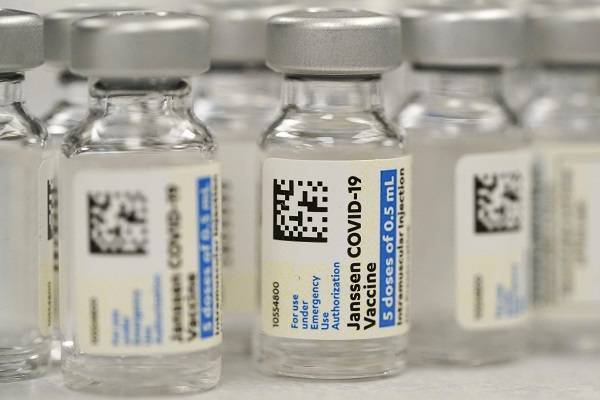 Δύο δόσεις της J&amp;J αποτρέπουν νοσηλείες από Όμικρον
