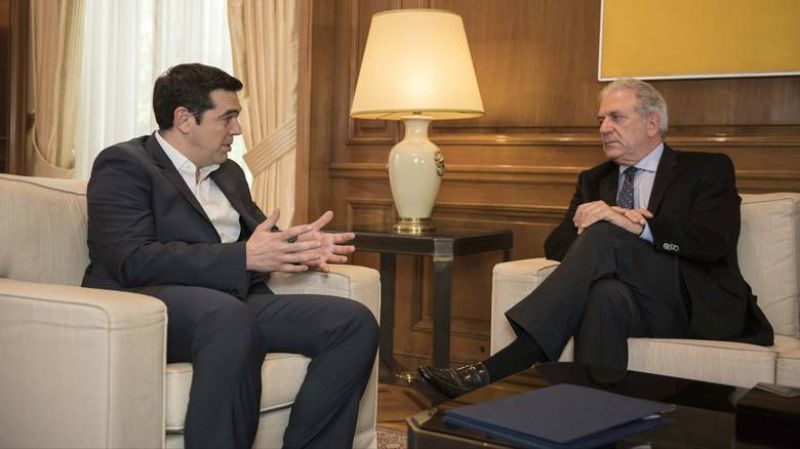 Ασφάλεια και μεταναστευτικό στη συνάντηση Τσίπρα-Αβραμόπουλου