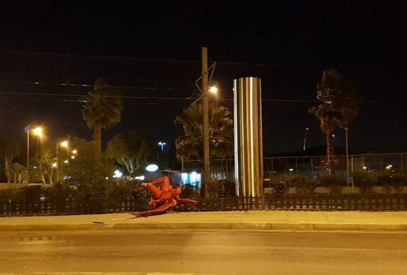 Π.Φάληρο: Γκρέμισαν τον Phylax-Ανθρώπινη παρέμβαση καταγγέλλει ο δήμαρχος