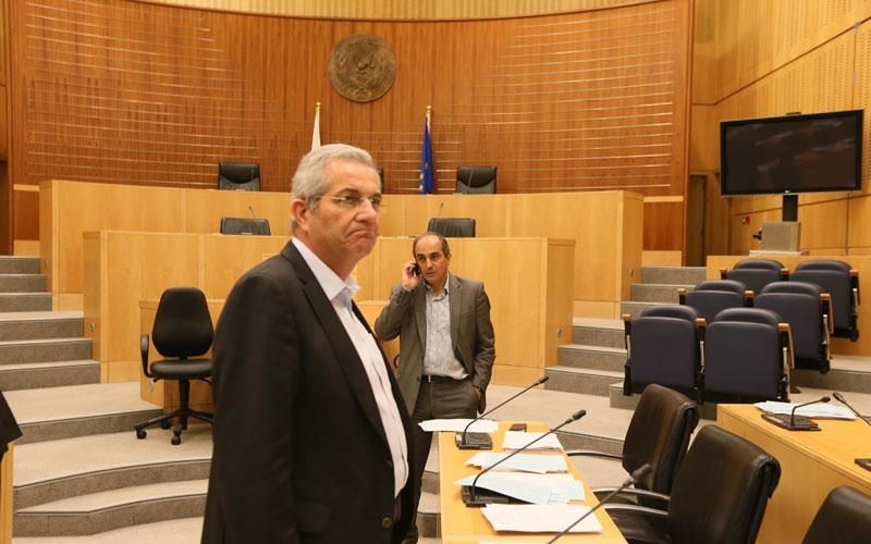Κύπρος: Δημοψήφισμα για «συγκροτημένη έξοδο από το ευρώ» θέλει το ΑΚΕΛ