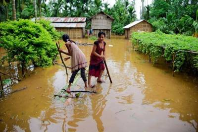 Ινδία-Νεπάλ: 4 εκατ. άνθρωποι εγκατέλειψαν τα σπίτια λόγω των πλημμυρών