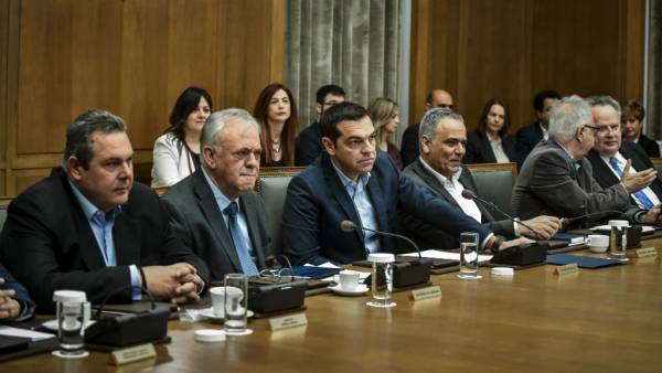 Ο Τσίπρας έθεσε εκλογικά διλήμματα και «βάφτισε» Κουρτς τον Μητσοτάκη!