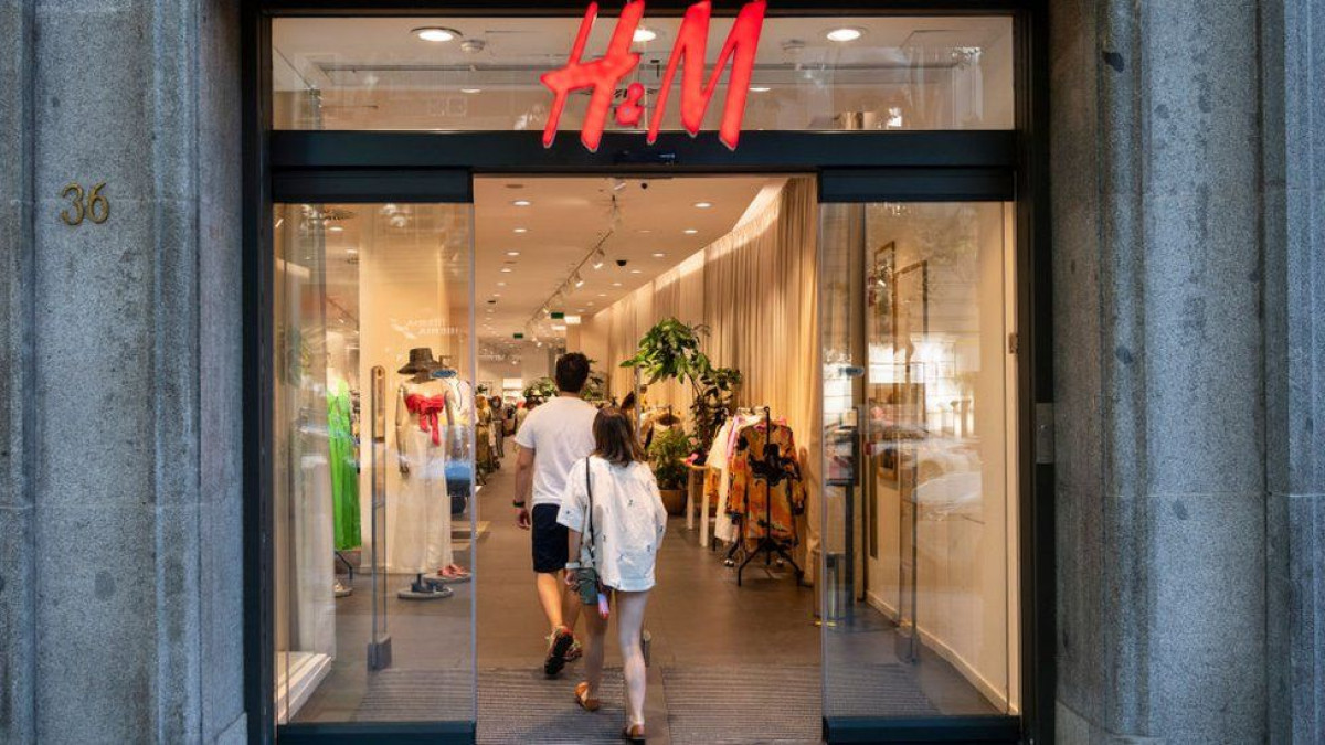 H&amp;M: Η αποχώρηση από τη Ρωσία «βυθίζει» τα κέρδη τριμήνου
