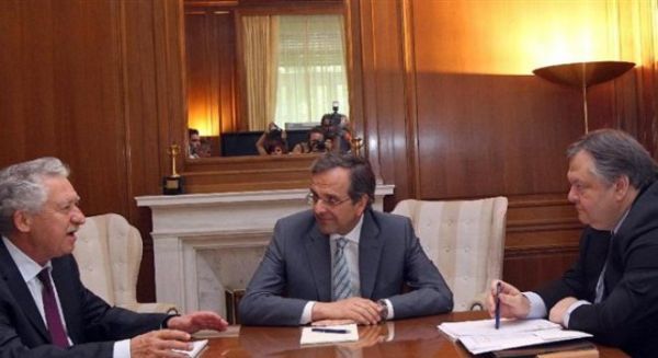 Στο... βάθος ανασχηματισμός, πρώτα οι «προσαρμογές» στην κυβέρνηση συνεργασίας