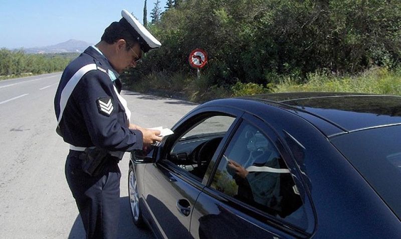 Τέλος στην έκπτωση 50% για τις κλήσεις της Τροχαίας