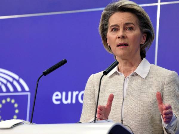 Έκκληση Φον ντερ Λάιεν στους Ευρωπαίους για την αναμνηστική δόση