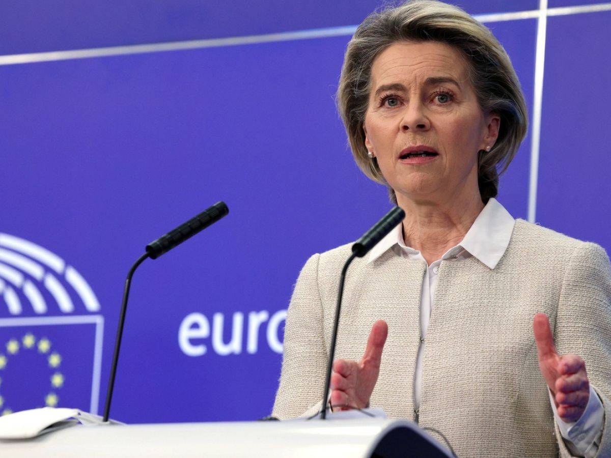 Έκκληση Φον ντερ Λάιεν στους Ευρωπαίους για την αναμνηστική δόση
