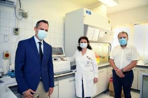 ΕΛΠΕ: Νέα Δωρεά 3.000 τεστ και συστήματος διάγνωσης στο Θριάσιο