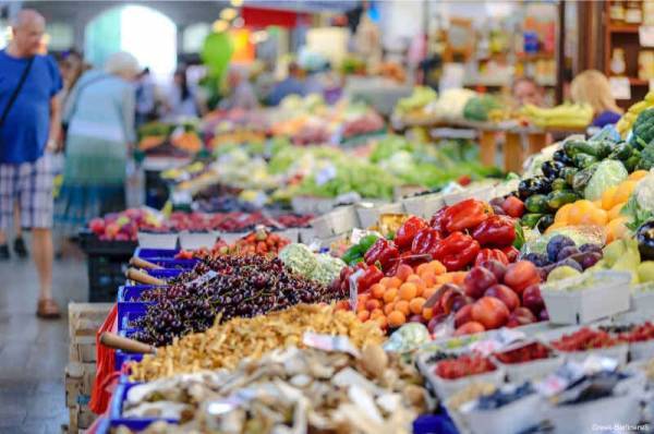 «Σοκ» στην αγορά τροφίμων - Ιστορική πτώση τιμών φέτος