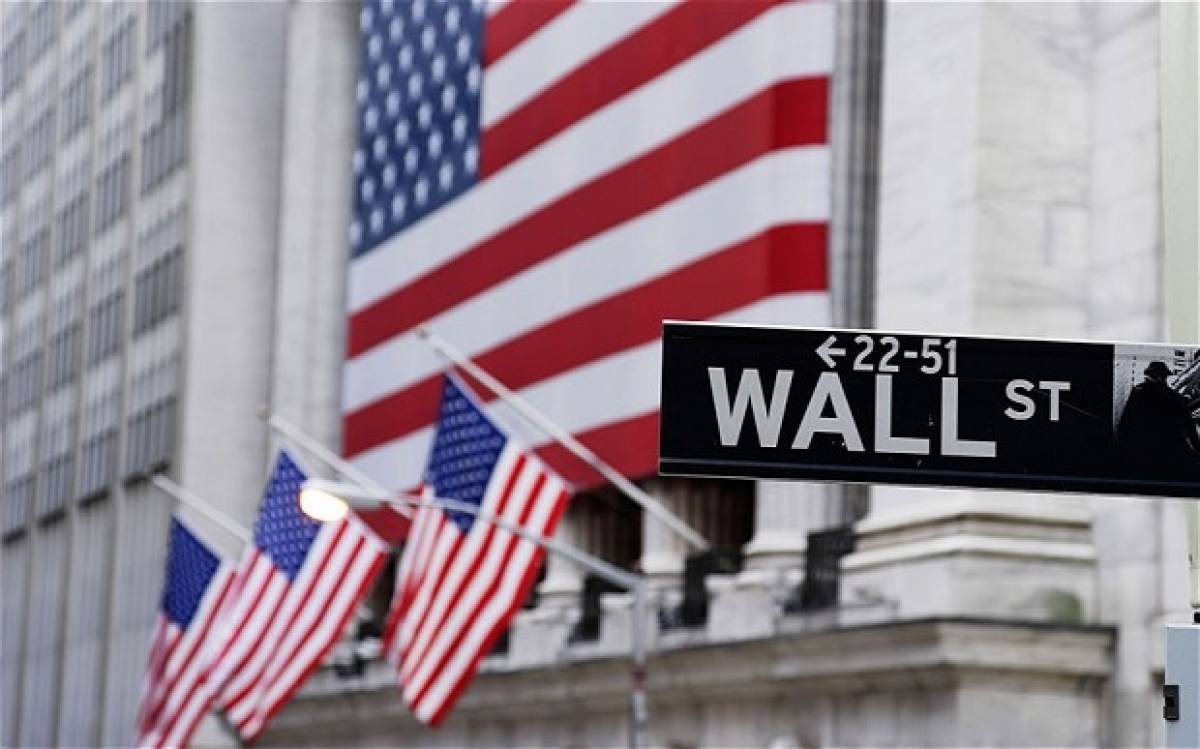 Νευρικό ξεκίνημα για τη Wall Street