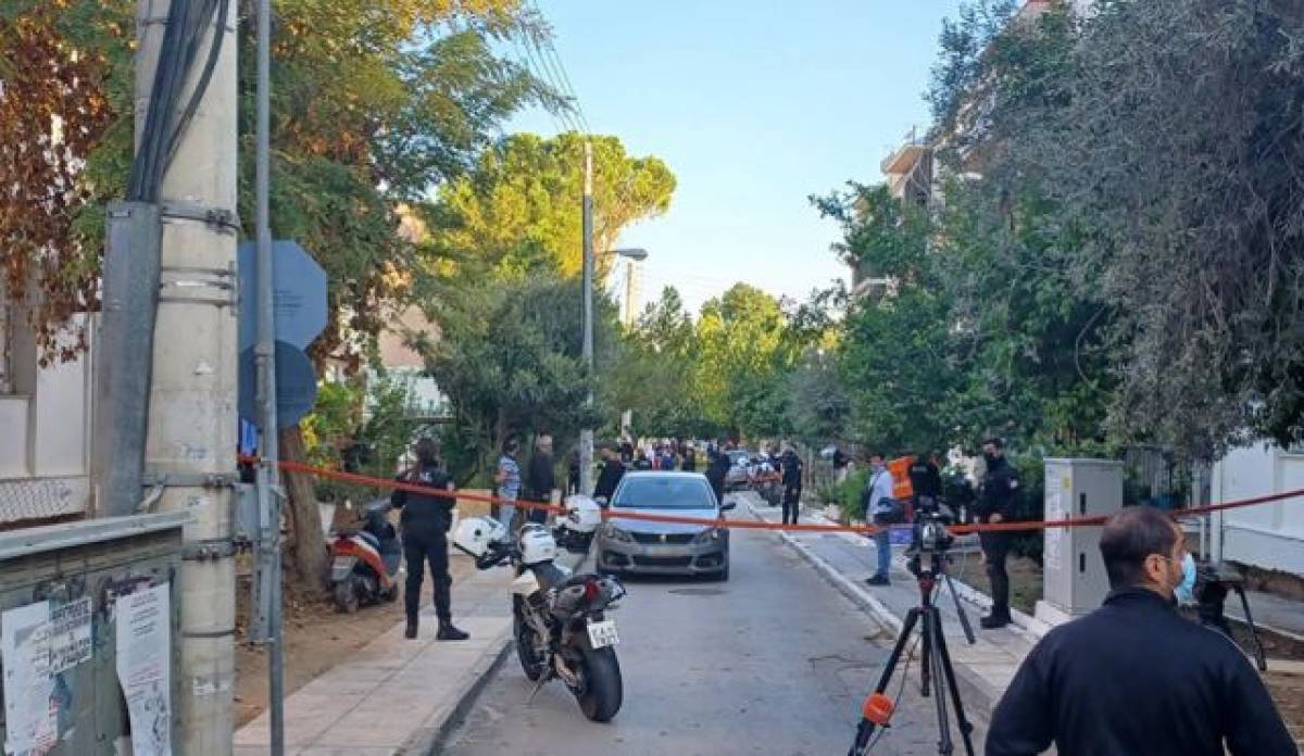 Αιγάλεω: Παραδόθηκε και ομολόγησε ότι σκότωσε τη μητέρα του 20χρονος