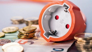 Στο 11,9% το «ψαλίδι» στην κατανάλωση ρεύματος από νοικοκυριά, επιχειρήσεις-Διάγραμμα
