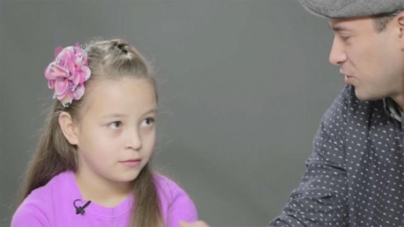 Πώς αντιδρούν τα παιδιά όταν οι γονείς τους μιλούν για το σεξ (video)
