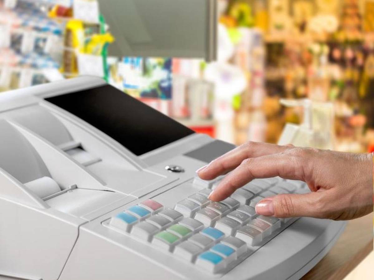 ΑΑΔΕ: Bαριές καμπάνες για «πειραγμένες» ταμειακές μηχανές