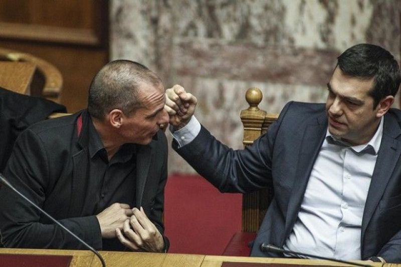 Στη Βουλή ο Τσίπρας για Βαρουφάκη και Δραχμή
