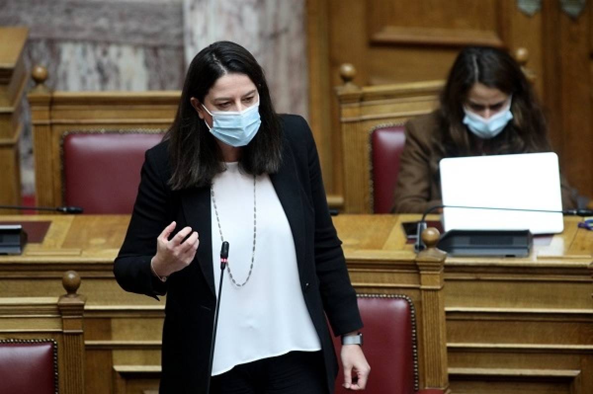 Κεραμέως: Με κλιμακούμενη ώρα προσέλευσης θα ανοίξουν τα σχολεία (video)