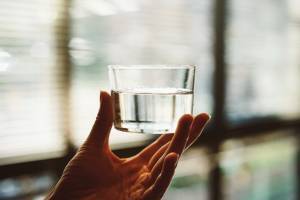 Όλα όσα πρέπει να γνωρίζετε για το νερό για να το πίνετε στην υγειά σας!