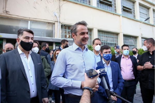 Στο Γαλάτσι ο Μητσοτάκης- Συνάντηση με πολίτες