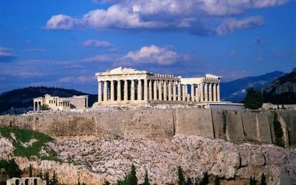 Σταθάκης: Τρεις κινήσεις για την προστασία της περιοχής της Ακρόπολης