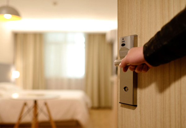 ΕΞΑΑΑ: Με απώλειες το φετινό οκτάμηνο συγκριτικά με το 2019
