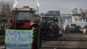 «Οπισθοχώρηση» Μακρόν για το αγροτικό ντίζελ