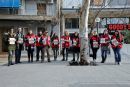 Εργαζόμενοι της INTERAMERICAN εθελοντές πωλητές του περιοδικού δρόμου «σχεδία»