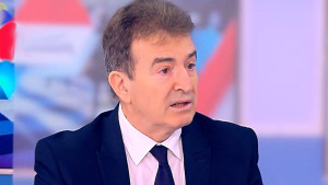 Χρυσοχοΐδης: Κανένας επικουρικός δεν φεύγει από το ΕΣΥ