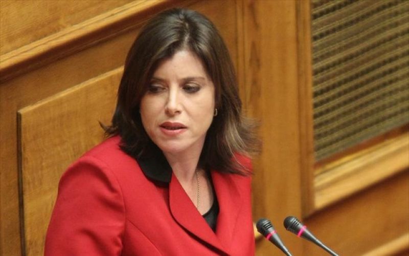 Αντεπίθεση ΝΔ: Παρακολουθήσαμε την παρωδία «Ο κουμπαράς» σε επανάληψη