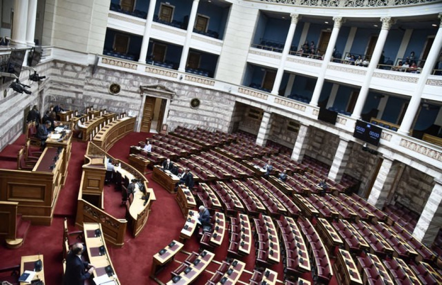 «Πέρασε» το τελευταίο ν/σ του ΥΠΟΙΚ πριν κλείσει η Βουλή