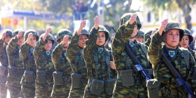 Το σχέδιο για γυναίκες στο στρατό: Εθελοντική θητεία ως δόκιμες