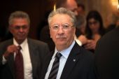 Στα λημέρια του Μιχάλη Σάλλα ο Τσακαλώτος