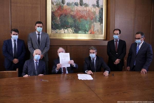 Βουλή: Δωρεά κλινών ΜΕΘ ύψους €8 εκατ. στο νοσοκομείο ΣΩΤΗΡΙΑ