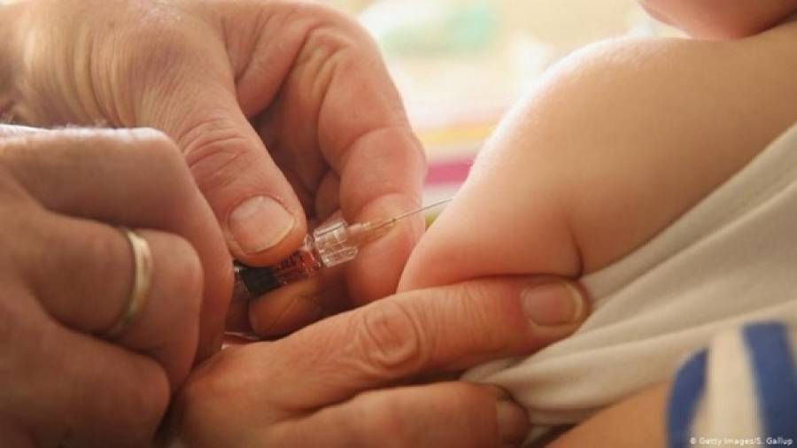 ΕΟΔΥ: Ξεκινά εμβολιασμούς παιδιών στα Κέντρα Φιλοξενίας-Πρεμιέρα με Μόρια