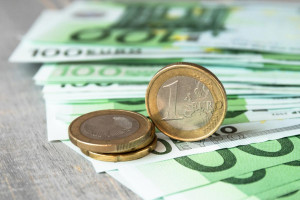 ΤτΕ: Αυξήθηκαν τα επιτόκια δανείων τον Αύγουστο-Αμετάβλητα τα επιτόκια καταθέσεων