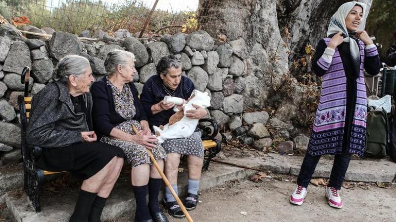 Νόμπελ Ειρήνης: Υποψήφια η γιαγιά που τάισε το προσφυγόπουλο