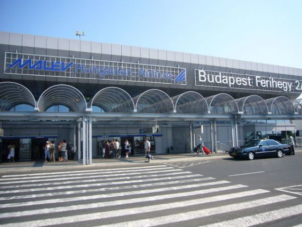 Ουγγαρία-Λήξη συναγερμού: Δεν βρέθηκαν εκρηκτικά στο αεροπλάνο