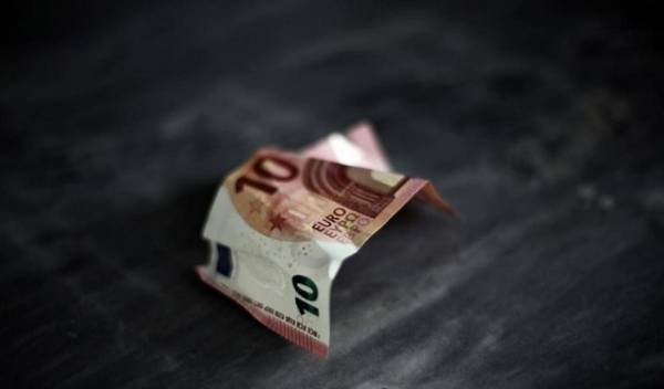 «Πλάτη» στον προϋπολογισμό των Ταμείων βάζει η αύξηση στον κατώτατο-Ποιος πληρώνει το «μάρμαρο»;