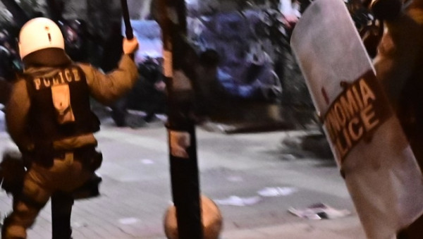Η πληγή της γηπεδικής βίας, τα περιθώρια που στενεύουν για την κυβέρνηση και η ακροδεξιά ατζέντα που ευνοείται