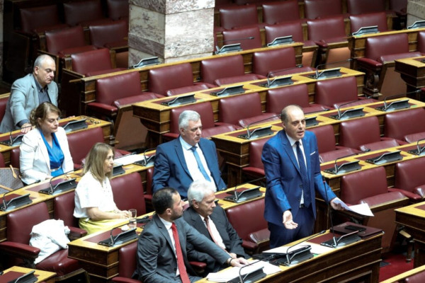Νέο ξέσπασμα Μυλωνάκη κατά Βελόπουλου: Το κόμμα είναι εγκληματική οργάνωση