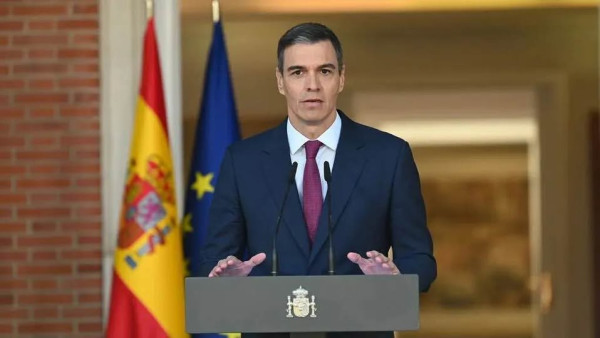 Ισπανία: Η κυβέρνηση στη δίνη καταγγελιών σεξουαλικής παρενόχλησης – Απόλυτη δέσμευση για τον φεμινισμό, λέει ο Σάντσεθ