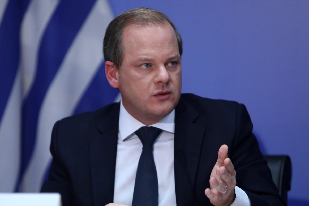 Πώς σχολίασε ο Καραμανλής junior την... αποστράτευση Καραμανλή