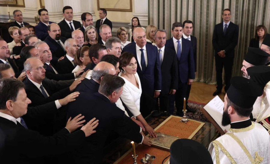 Είναι κυβέρνηση Μητσοτάκη, όχι Νέας Δημοκρατίας