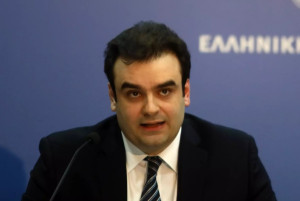 Πιερρακάκης: Επιστρέφεται ένα ενοίκιο σε 900.000 οικογένειες - Το πλεόνασμα γίνεται κοινωνικό μέρισμα